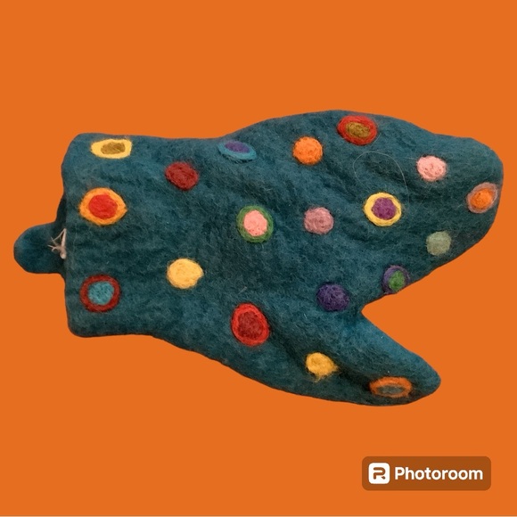Felted GreenPolka Dot Oven Mitt. Adorable and functional, great gifts. NWT! - Picture 1 of 2